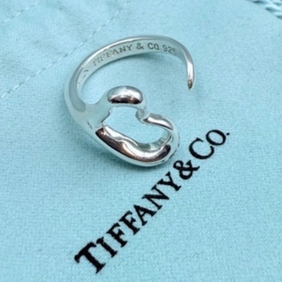 Rare and Retired Elsa Peretti Tiffany & Co. Open Heart Ring Sterling Silver Sz 6 - Picture 1 of 7